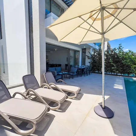 Villa Azure Vista Collection