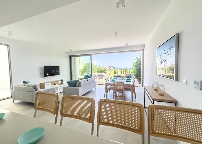 Vila Azure Vista Collection *