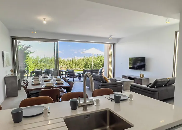 Azure Vista Collection Vila