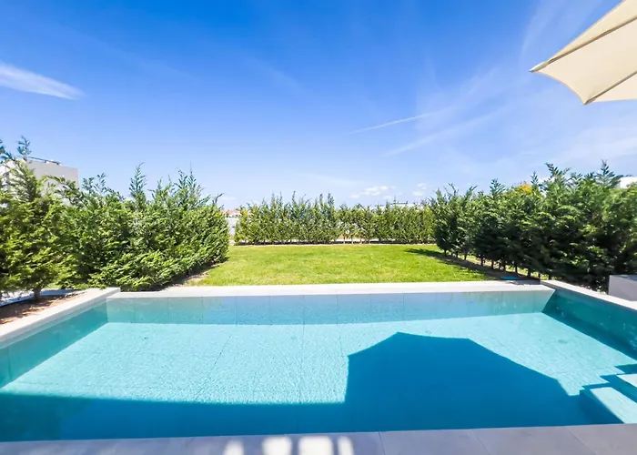 Vila Azure Vista Collection *