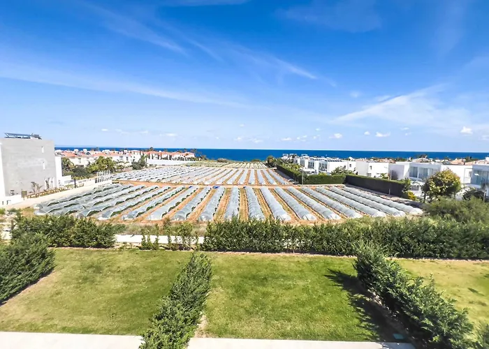 Vila Azure Vista Collection